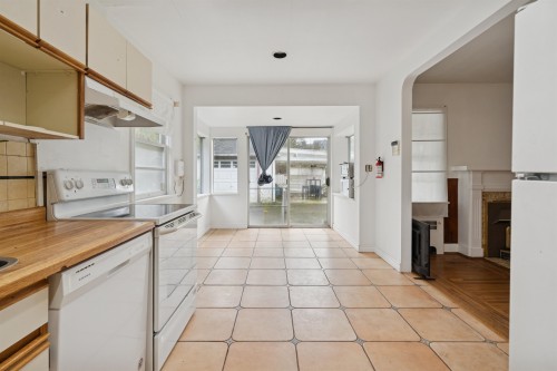 1830 33Rd Avenue W, Vancouver, BC - Indoor Photo Showing Kitchen