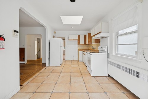 1830 33Rd Avenue W, Vancouver, BC - Indoor Photo Showing Kitchen