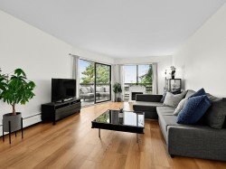 330-1844 7th Avenue W Vancouver, BC V6J 1S8