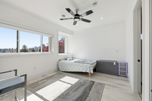 8061 11Th Avenue, Burnaby, BC 
