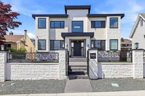 8061 11Th Avenue, Burnaby, BC 