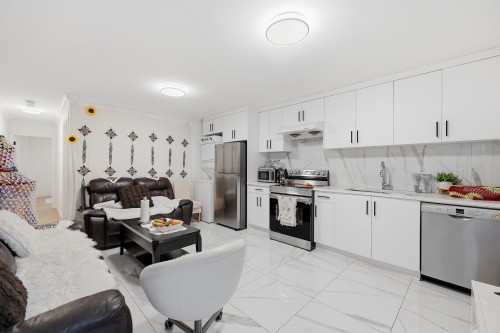 8061 11Th Avenue, Burnaby, BC 