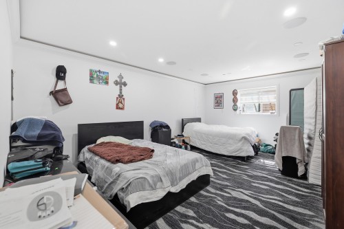 8061 11Th Avenue, Burnaby, BC 