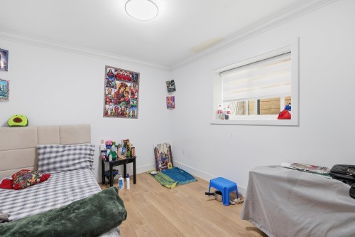 8061 11Th Avenue, Burnaby, BC 
