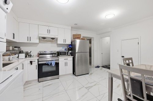 8061 11Th Avenue, Burnaby, BC 