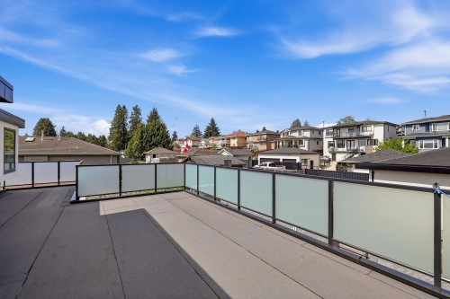 8061 11Th Avenue, Burnaby, BC 