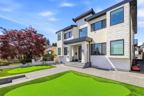 8061 11Th Avenue, Burnaby, BC 