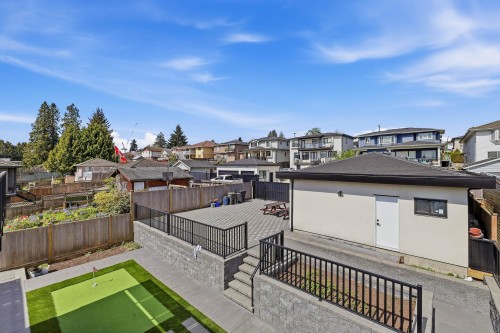 8061 11Th Avenue, Burnaby, BC 