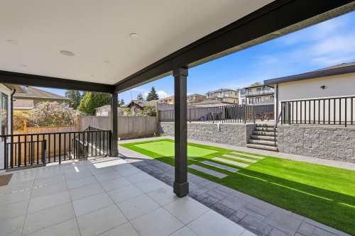 8061 11Th Avenue, Burnaby, BC 