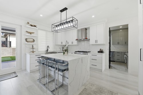 8061 11Th Avenue, Burnaby, BC 