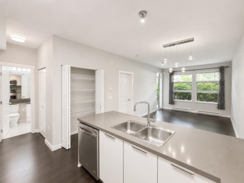 108-607 Cottonwood Avenue  Coquitlam, BC V3J 0H1