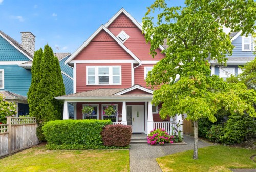 4827 47a Avenue  Delta, BC V4K 1T2