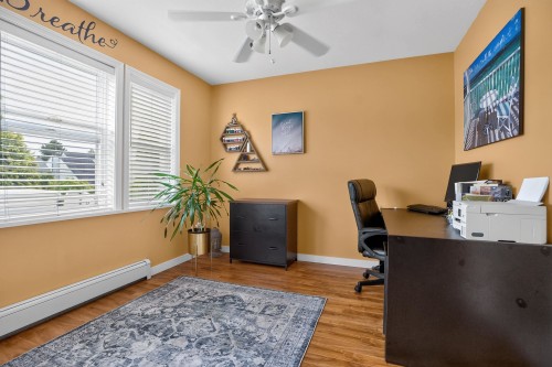 4827 47A Avenue, Delta, BC - Indoor Photo Showing Office