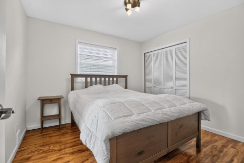 4827 47A Avenue, Delta, BC - Indoor Photo Showing Bedroom