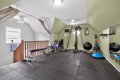 4827 47A Avenue, Delta, BC - Indoor Photo Showing Gym Room
