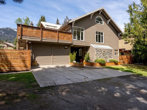 6343 Easy Street  Whistler, BC V8E 0C5
