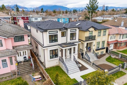 2719 46Th Avenue E, Vancouver, BC 