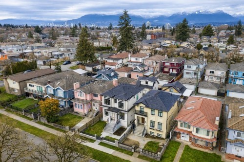 2719 46Th Avenue E, Vancouver, BC 