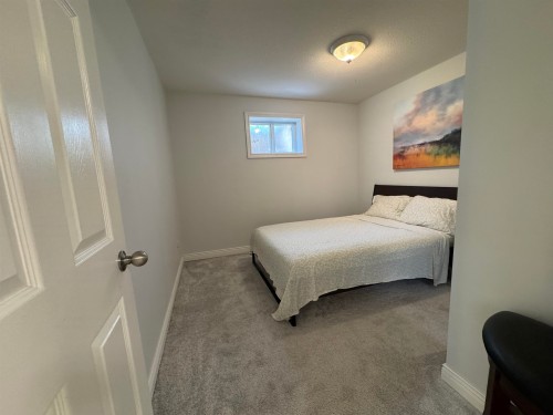 1416 Purcell Drive, Coquitlam, BC - Indoor Photo Showing Bedroom