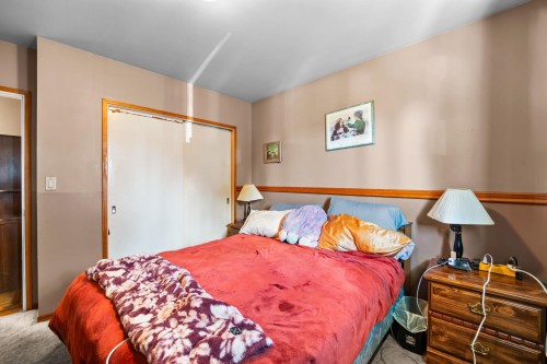 2119 Monterey Avenue, Coquitlam, BC - Indoor Photo Showing Bedroom