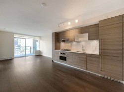 22xx-602 Como Lake Coquitlam, BC V3G 0G2