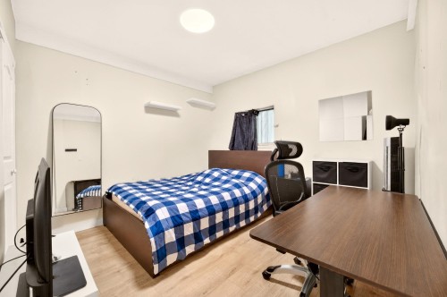 777 Pender Street E, Vancouver, BC - Indoor Photo Showing Bedroom