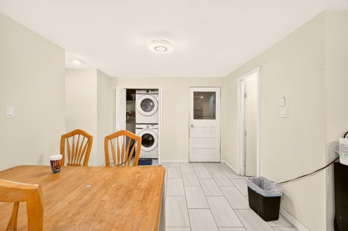 777 Pender Street E, Vancouver, BC - Indoor