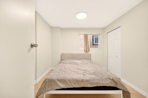 777 Pender Street E, Vancouver, BC - Indoor Photo Showing Bedroom