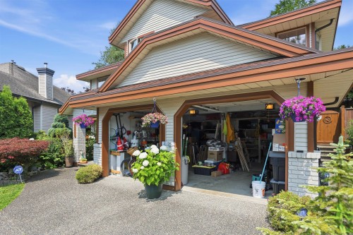 23711 106 Avenue, Maple Ridge, BC - Outdoor