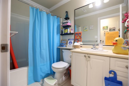 23711 106 Avenue, Maple Ridge, BC - Indoor Photo Showing Bathroom