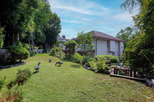 23711 106 Avenue, Maple Ridge, BC - Outdoor