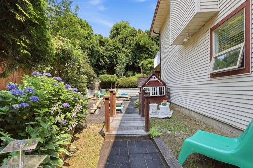 23711 106 Avenue, Maple Ridge, BC - Outdoor
