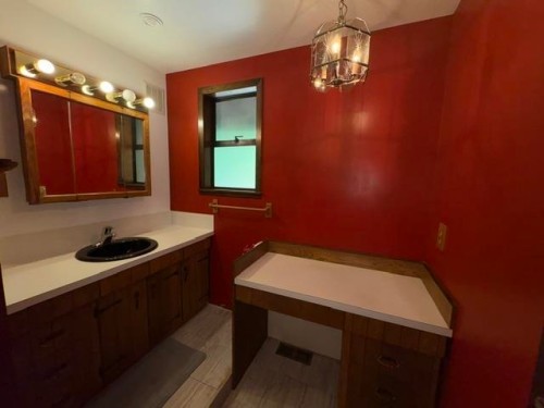14202 Marc Road, Maple Ridge, BC - Indoor Photo Showing Bathroom