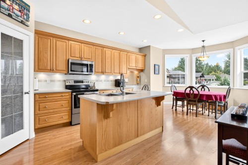 22861 127 Avenue, Maple Ridge, BC - Indoor Photo Showing Kitchen