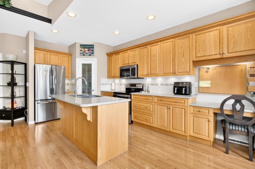 22861 127 Avenue, Maple Ridge, BC - Indoor Photo Showing Kitchen