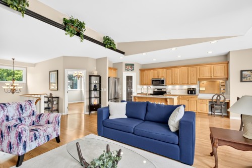 22861 127 Avenue, Maple Ridge, BC - Indoor Photo Showing Living Room
