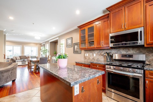 24330 102 Avenue, Maple Ridge, BC - Indoor Photo Showing Kitchen With Upgraded Kitchen