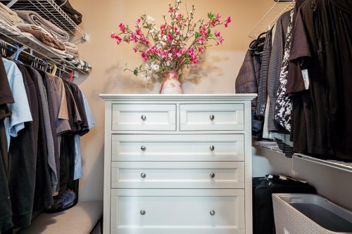 24330 102 Avenue, Maple Ridge, BC - Indoor With Storage