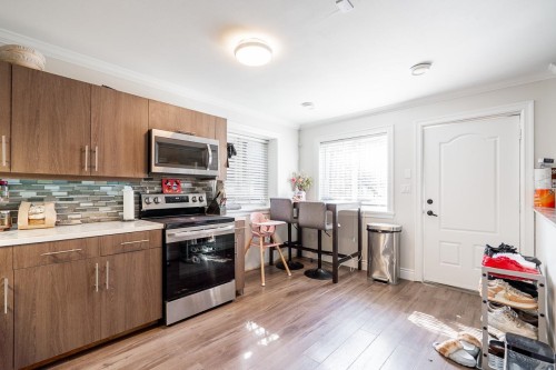 24330 102 Avenue, Maple Ridge, BC - Indoor Photo Showing Kitchen