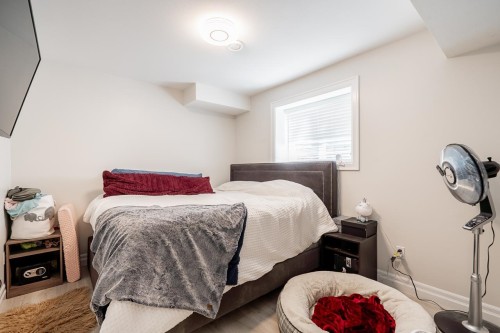 24330 102 Avenue, Maple Ridge, BC - Indoor Photo Showing Bedroom