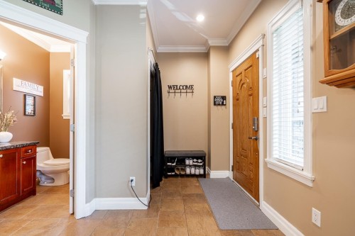 24330 102 Avenue, Maple Ridge, BC - Indoor