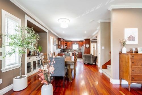 24330 102 Avenue, Maple Ridge, BC - Indoor Photo Showing Dining Room