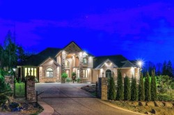 26520 124 Avenue Maple Ridge, BC V2W 0E2