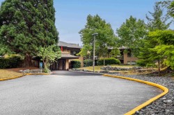 101-5855 Cowrie Street Sechelt, BC V7Z 0K1