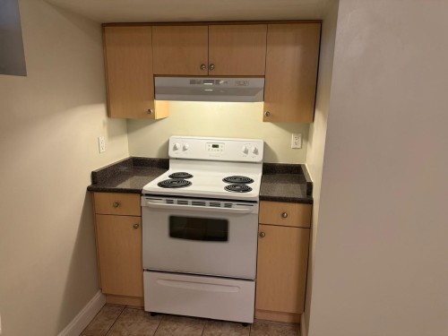 1425 Cornell Avenue, Coquitlam, BC - Indoor Photo Showing Kitchen