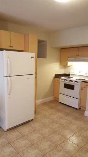 1425 Cornell Avenue, Coquitlam, BC - Indoor Photo Showing Kitchen