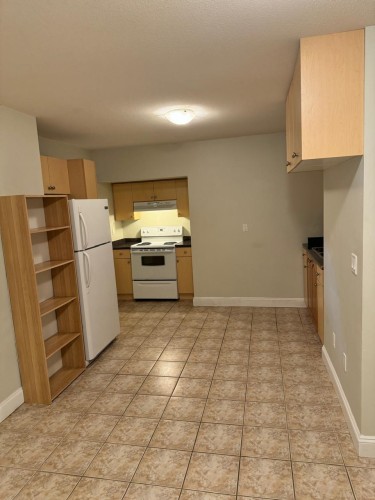 1425 Cornell Avenue, Coquitlam, BC - Indoor Photo Showing Kitchen