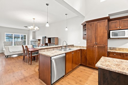 121-21868 Lougheed Highway, Maple Ridge, BC 