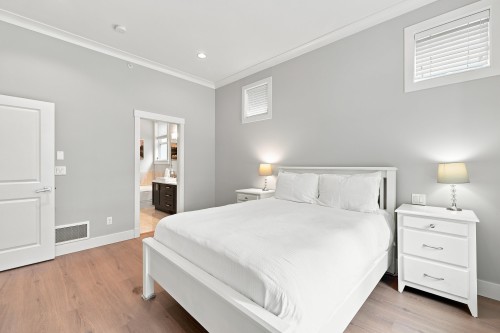 11053 Buckerfield Drive, Maple Ridge, BC - Indoor Photo Showing Bedroom