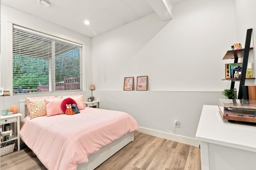 11053 Buckerfield Drive, Maple Ridge, BC - Indoor Photo Showing Bedroom